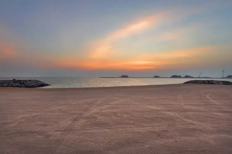 CORNER PLOT PRIME LOCATION UMSUQEIM